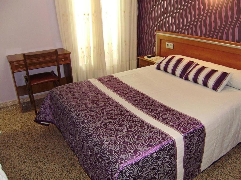 Hostal Miguel Angel Мадрид Стая снимка